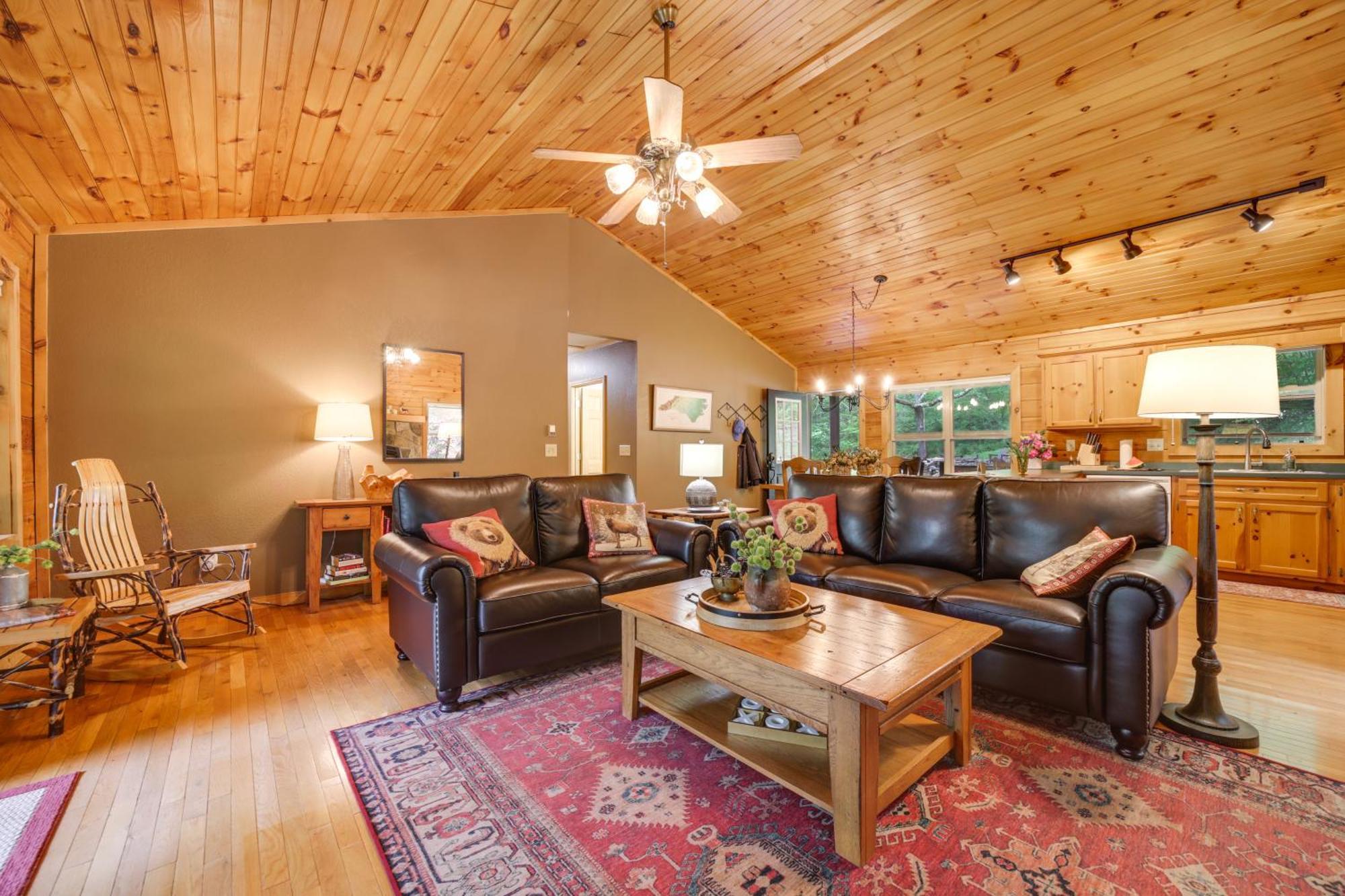 Peaceful Smoky Mountain Cabin With Deck And Fire Pit! Waynesville Zewnętrze zdjęcie