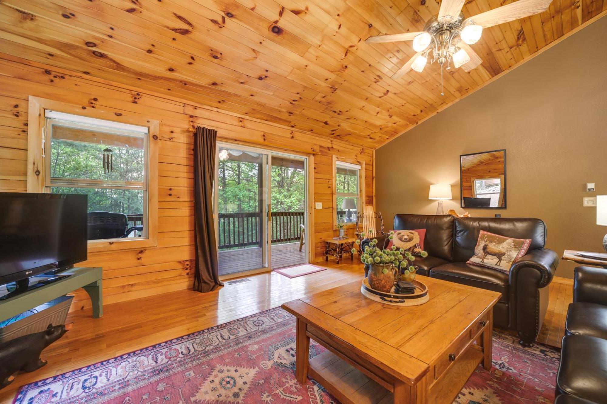 Peaceful Smoky Mountain Cabin With Deck And Fire Pit! Waynesville Zewnętrze zdjęcie