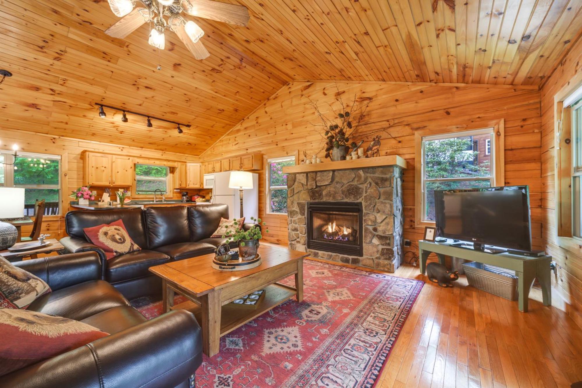 Peaceful Smoky Mountain Cabin With Deck And Fire Pit! Waynesville Zewnętrze zdjęcie