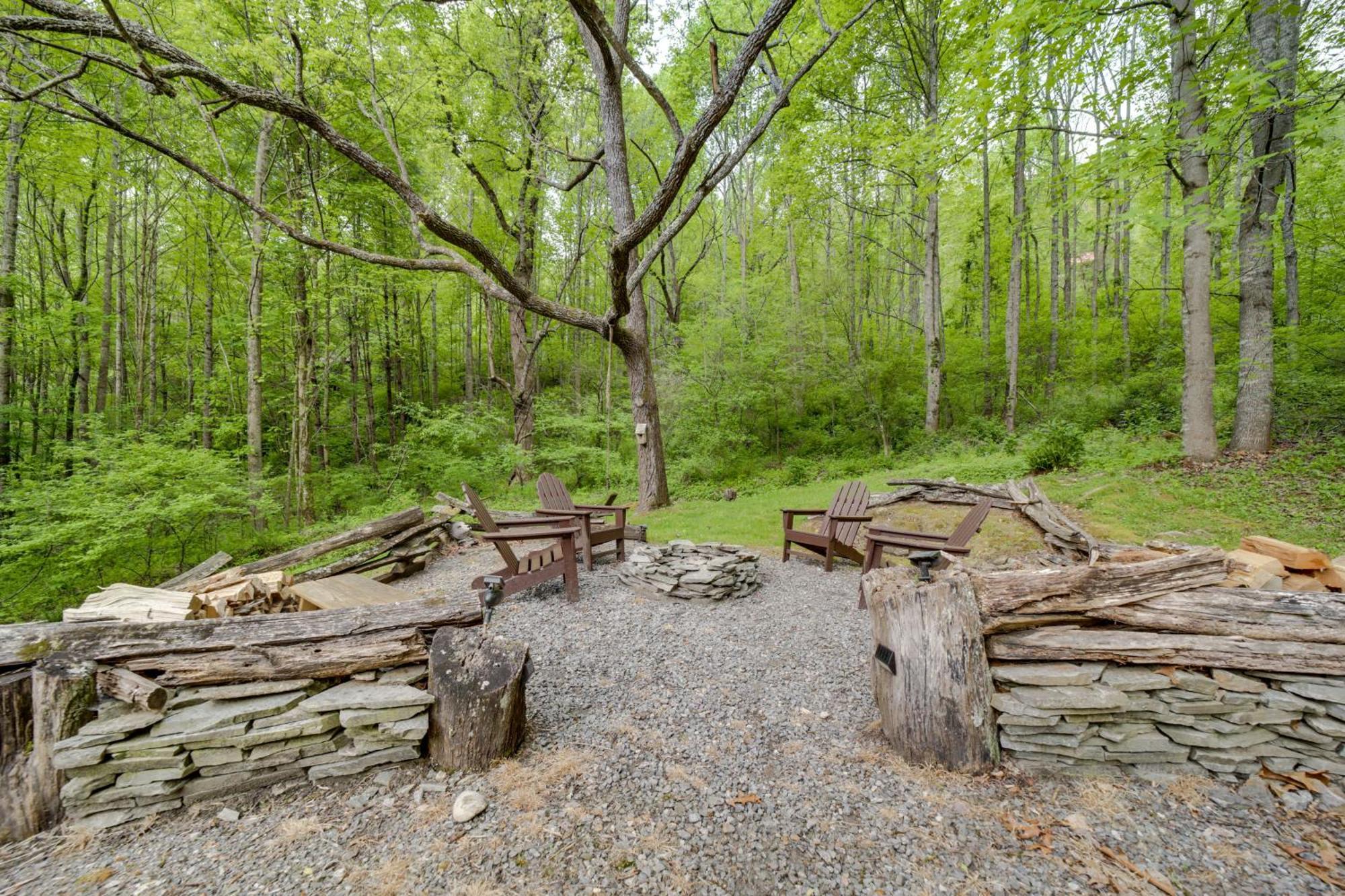Peaceful Smoky Mountain Cabin With Deck And Fire Pit! Waynesville Zewnętrze zdjęcie